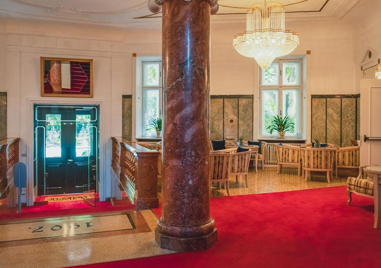 Grand Hotel Bellevue - Adults Only Мерано Экстерьер фото