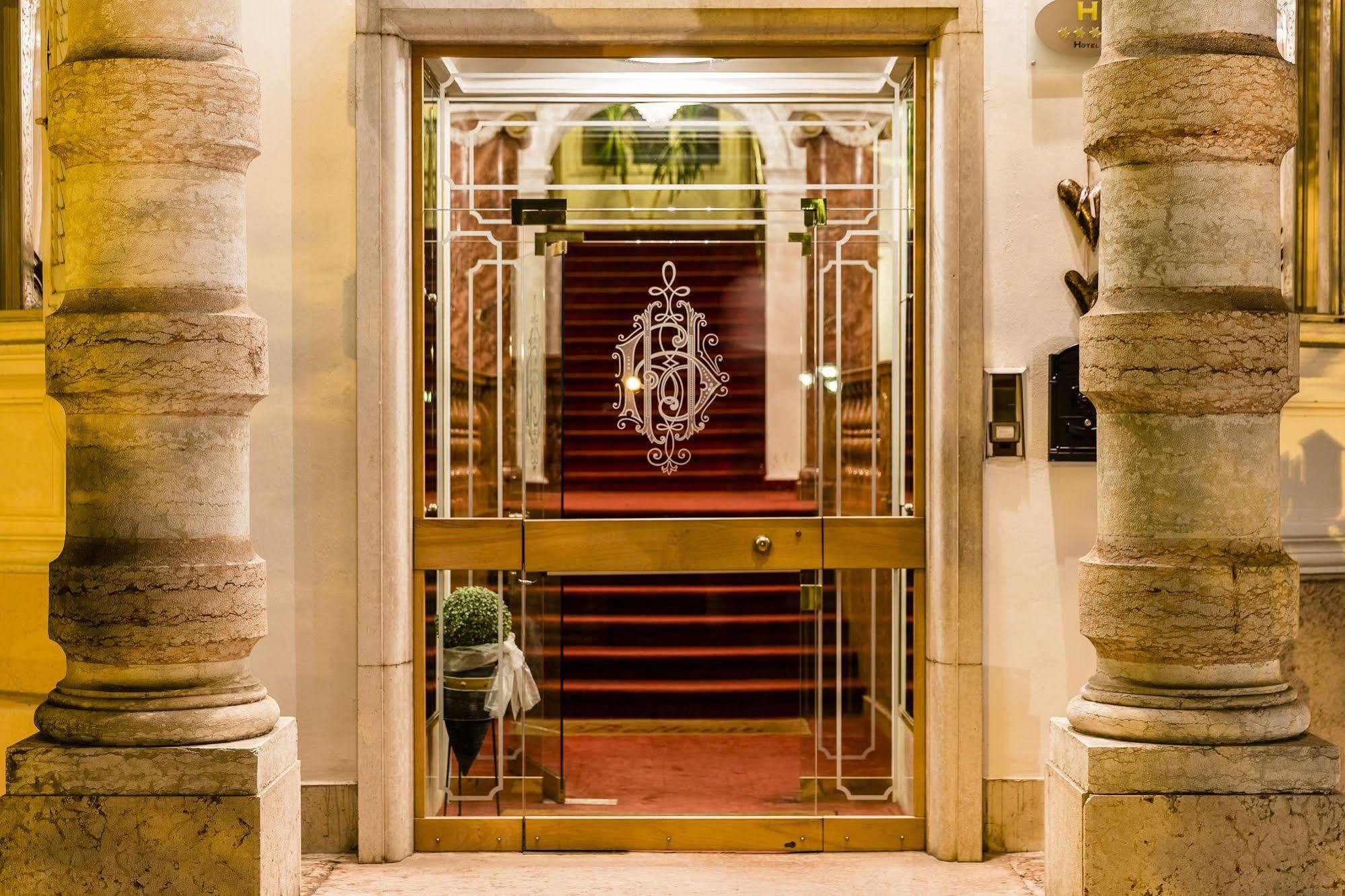 Grand Hotel Bellevue - Adults Only Мерано Экстерьер фото