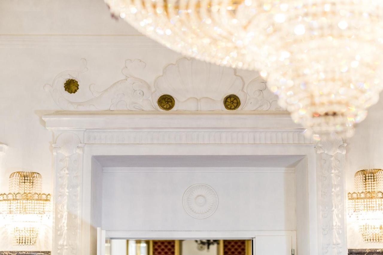Grand Hotel Bellevue - Adults Only Мерано Экстерьер фото